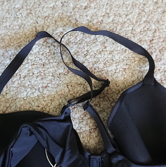 Skims weightless black demi Bra size 38A - Picture 9 of 10